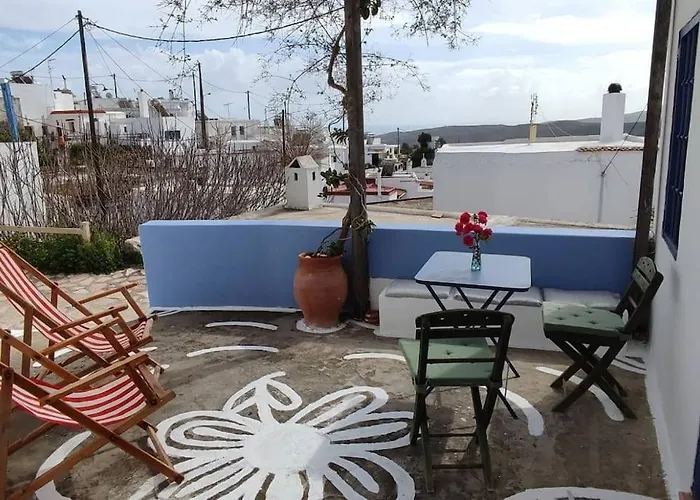 Feriehus Omorfo House *