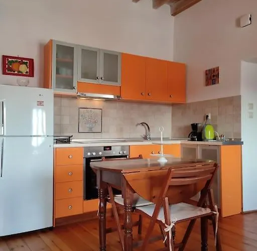 Omorfo House