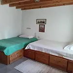 Omorfo House