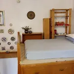 Omorfo House