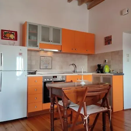Omorfo House