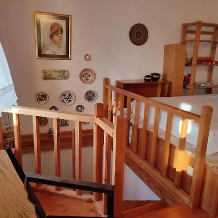 Omorfo House 펜션